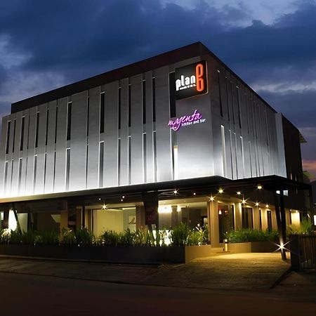 Plan B Hotel Padang  Extérieur photo