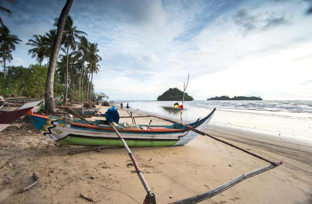 Plan B Hotel Padang  Extérieur photo