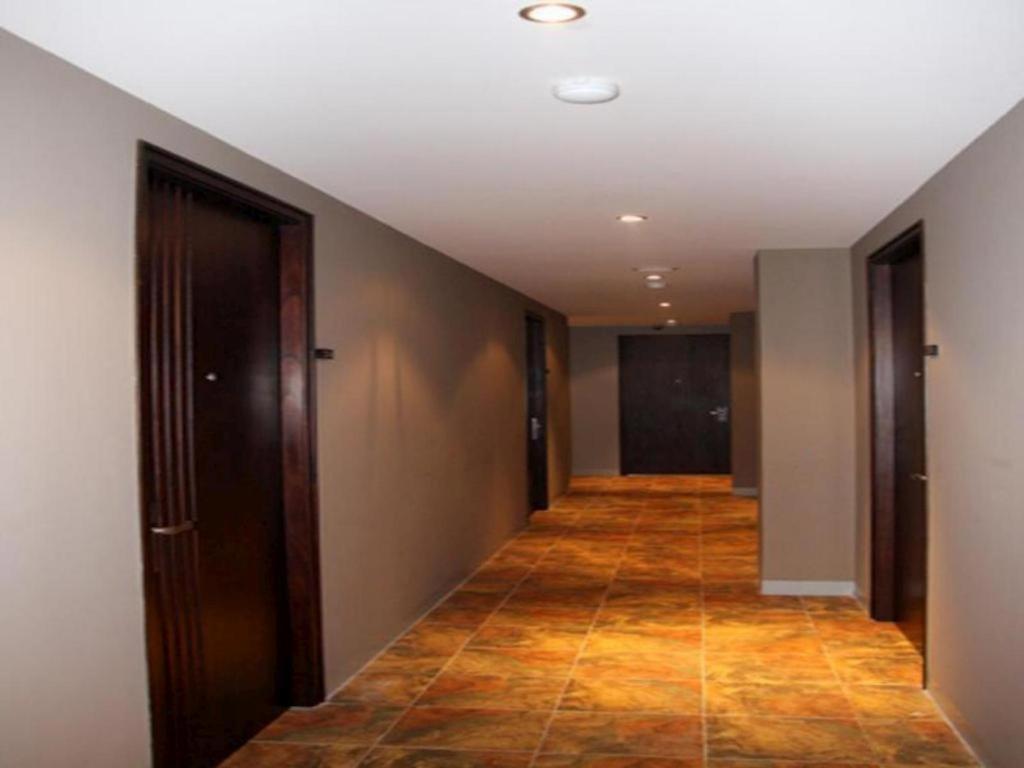 Plan B Hotel Padang  Extérieur photo