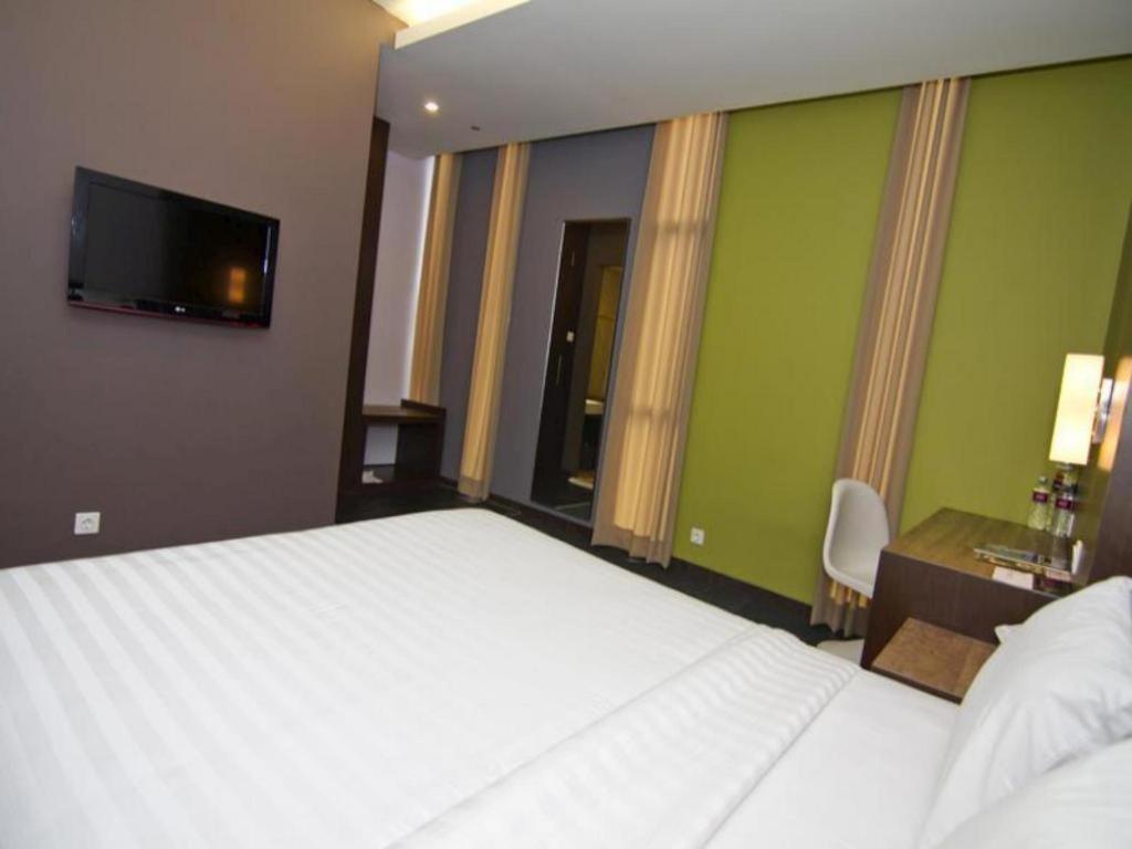 Plan B Hotel Padang  Extérieur photo