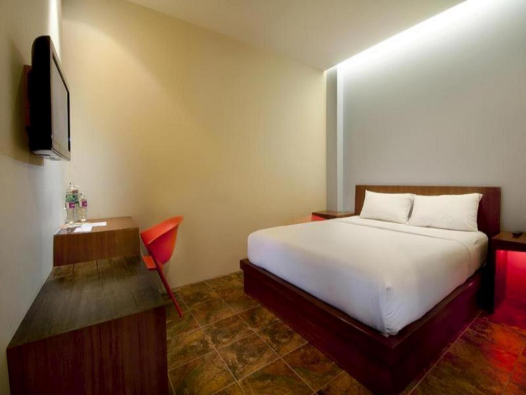 Plan B Hotel Padang  Extérieur photo