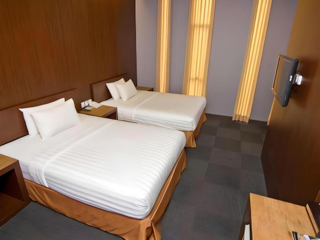 Plan B Hotel Padang  Extérieur photo
