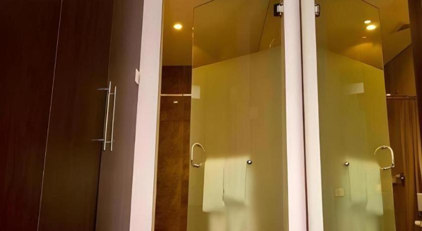 Plan B Hotel Padang  Extérieur photo