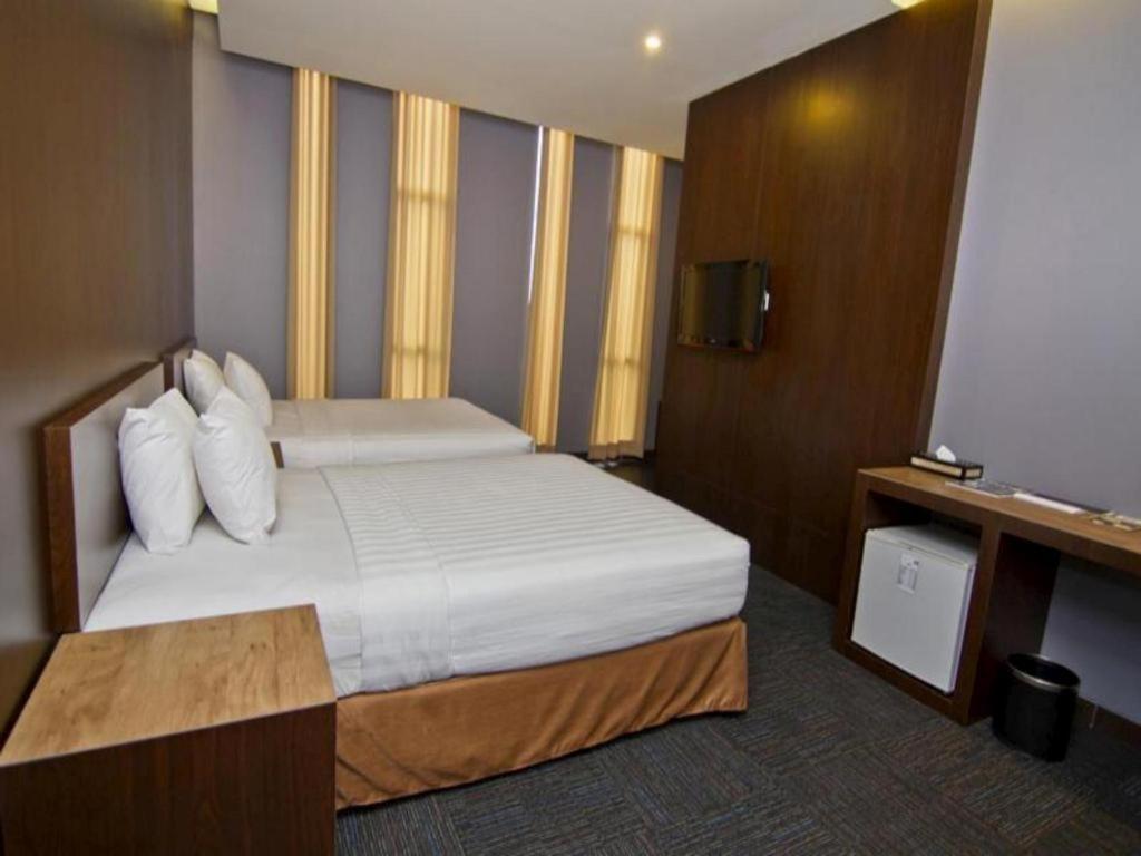 Plan B Hotel Padang  Extérieur photo